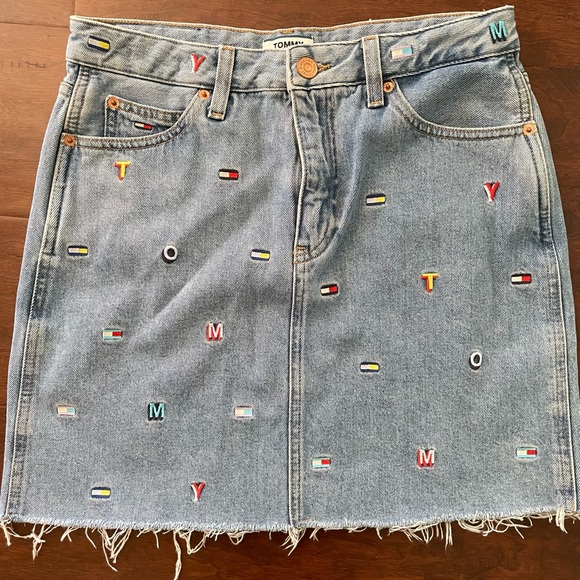 Embroidered Tommy Jeans - Picture 2 of 6